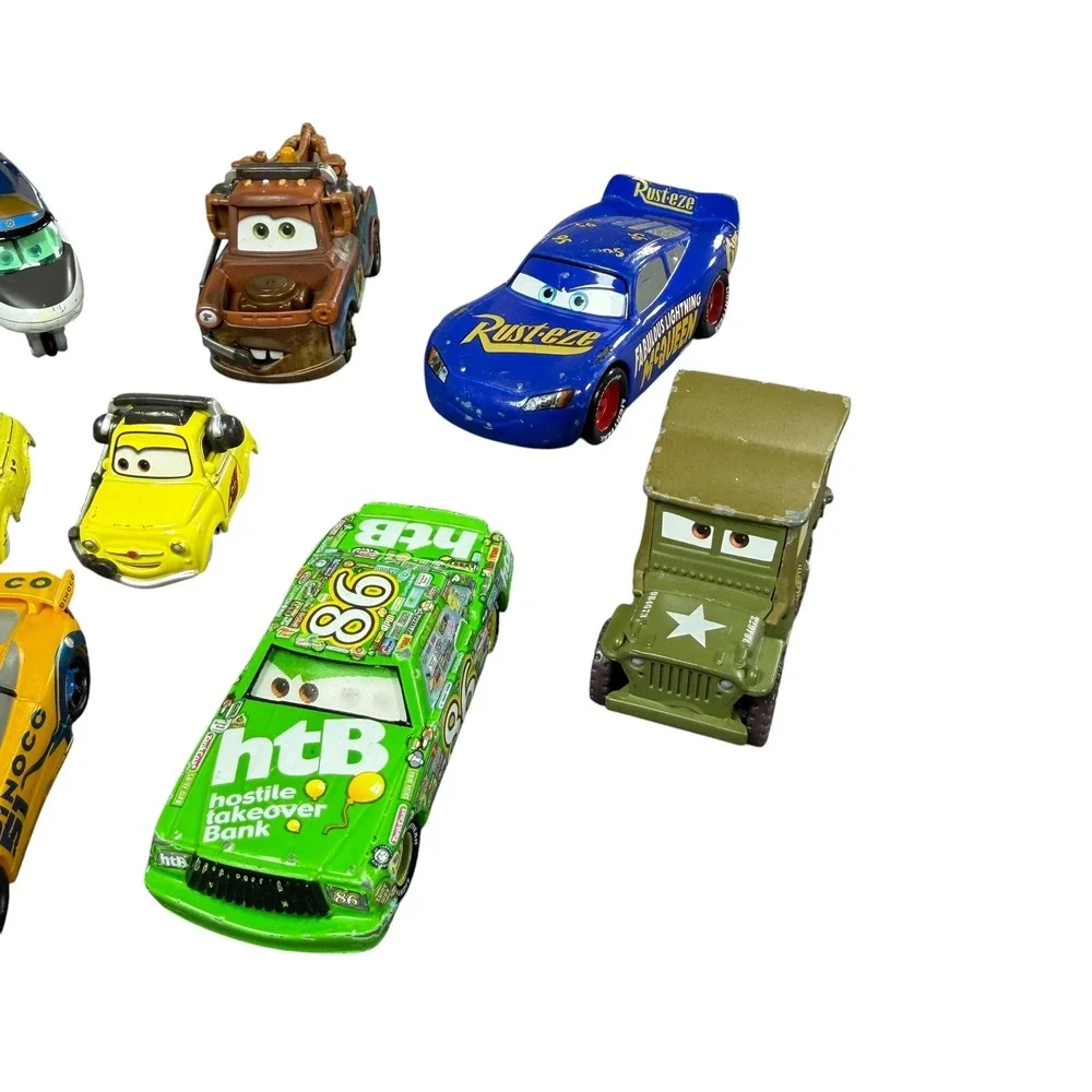 Disney Pixar Cars Lot Mix of Plastic and Diecast Lightning McQueen Mater